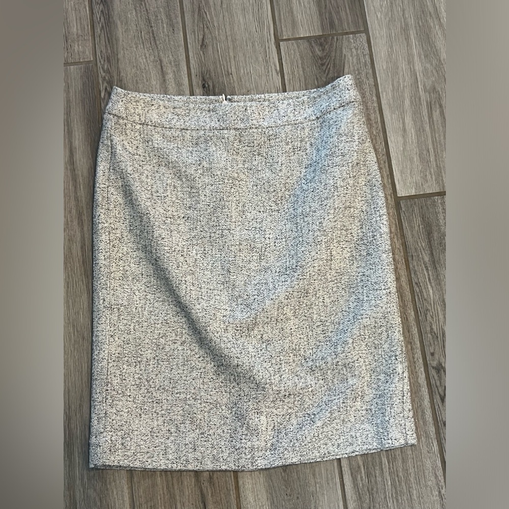 Ann Taylor Factory Black and White Mini Skirt Size 8